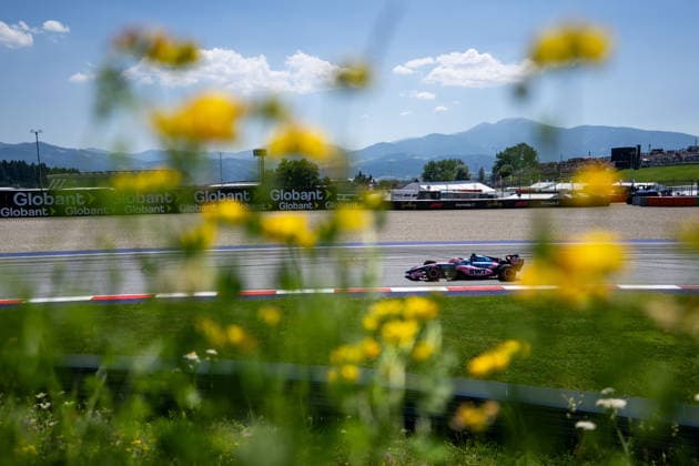 AUT, Lenovo Grand Prix von Österreich, Qualifying Day, Formel 1 Weltmeisterschaft Saison 2026 27.06.2026, Red Bull Ring, Spielberg, AUT, Lenovo Grand Prix von Österreich, Qualifying Day, Formel 1 Weltmeisterschaft Saison 2026, im Bild Pierre Gasly (BWT Alpine F1 Team, Frankreich, 10) im Alpine A526, davor Blumenwiese Blumen, dahinter Bergpanorama, *** AUT, Lenovo Grand Prix of Austria, Qualifying Day, Formula 1 World Championship 2026 Season, June 27, 2026, Red Bull Ring, Spielberg, AUT, Lenovo Austrian Grand Prix, Qualifying Day, 2026 Formula 1 World Championship Season, pictured: Pierre Gasly of the BWT Alpine F1 Team, France, No. 10 in the Alpine A526, in front of a flower meadow, behind a mountain panorama, nordphotoxGmbHx xMemmler nph00005