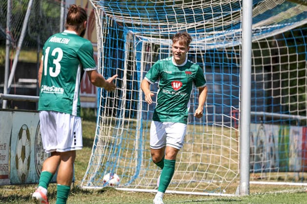 27.06.2026, Herren, Fussball, Saison 2026 2027, Landesfreundschaftsspiele: ASV Rimpar - 1. FC Schweinfurt 1905 Gil Ebner ( 8, 1. FC Schweinfurt 1905) und Kristian Böhnlein ( 13, 1. FC Schweinfurt 1905), Torjubel Rimpar Sportplatz Bayern Deutschland *** June 27, 2026, Men s Soccer, 2026–2027 Season, Regional Friendly Matches: ASV Rimpar vs. 1 FC Schweinfurt 1905, Gil Ebner 8, 1 FC Schweinfurt 1905 and Kristian Böhnlein 13, 1 FC Schweinfurt 1905, Goal celebration at Rimpar Sports Field, Bavaria, Germany