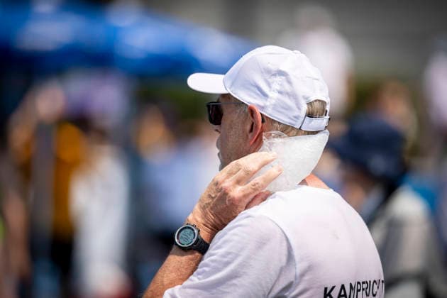 RATINGEN, GERMANY - JUNE 27, 2026 : A referee cooling his neck with an ice pack due to the high temperatures during the Multisport Event at Stadion Ratingen on June 27, 2026 in Ratingen, Germany. Nordrhein-Westfalen Germany Copyright: xAxelxKohringx