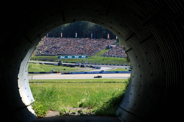 MOTORSPORTS, FORMULA 1 - GP of Austria 2026 SPIELBERG,AUSTRIA,27.JUN.26 - MOTORSPORTS, FORMULA 1 - Grand Prix of Austria, Red Bull Ring, practice and qualifying. Image shows a feature with a Formula 1 car and fans on the grand stand.  GEPAxpictures xMarioxBuehner-Weinrauch
