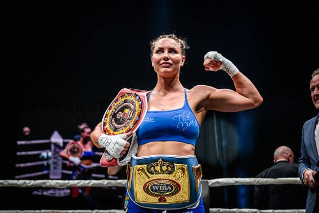 Gewinnerin des Kampfes: Maddy Mohrhardt (Deutschland) - Maddy Mohrhardt (Deutschland) Blue Corner vs. Diana Kulinova (Slowakei) Red Corner, Leichtgewicht, Fight 4 GER, Boxnacht Showdown for Legacy IV, Prime Time Promotion, MHP Arena (Ludwigsburg), Boxen, 27.06.2026 GER, Boxnacht Showdown for Legacy IV, Prime Time Promotion, MHP Arena (Ludwigsburg), Boxen, 27.06.2026 Ludwigsburg *** Winner of the bout: Maddy Mohrhardt (Germany) vs. Diana Kulinova (Slovakia), Lightweight, Fight 4 GER, Box Night Showdown for Legacy IV, Prime Time Promotion, MHP Arena Ludwigsburg, Boxing, June 27, 2026 GER, Boxnacht Showdown for Legacy IV, Prime Time Promotion, MHP Arena Ludwigsburg, Boxing, June 27, 2026 Ludwigsburg Copyright: xSandyxDinkelackerx EP_SDR