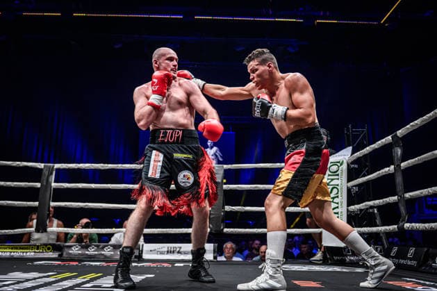 Arian Ejupi (Deutschland), li. vs. Allen Bauer (Deutschland), Supermittelgewicht, Fight 9 GER, Boxnacht Showdown for Legacy IV, Prime Time Promotion, MHP Arena (Ludwigsburg), Boxen, 27.06.2026 GER, Boxnacht Showdown for Legacy IV, Prime Time Promotion, MHP Arena (Ludwigsburg), Boxen, 27.06.2026 Ludwigsburg *** Arian Ejupi (Germany), left-handed vs. Allen Bauer (Germany), super middleweight, Fight 9 (GER), Boxnacht Showdown for Legacy IV, Prime Time Promotion, MHP Arena Ludwigsburg, Boxing, June 27, 2026 (GER), Boxnacht Showdown for Legacy IV, Prime Time Promotion, MHP Arena Ludwigsburg, Boxing, June 27, 2026, Ludwigsburg Copyright: xSandyxDinkelackerx EP_SDR