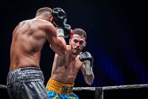 Victor Cakiqi (Deutschland), vs. Florent Dervis (Frankreich), re., Weltergewicht, Fight 10 GER, Boxnacht Showdown for Legacy IV, Prime Time Promotion, MHP Arena (Ludwigsburg), Boxen, 27.06.2026 GER, Boxnacht Showdown for Legacy IV, Prime Time Promotion, MHP Arena (Ludwigsburg), Boxen, 27.06.2026 Ludwigsburg *** Victor Cakiqi (Germany) vs. Florent Dervis (France), welterweight, Fight 10 GER, Boxnacht Showdown for Legacy IV, Prime Time Promotion, MHP Arena Ludwigsburg, Boxing, June 27, 2026 GER, Boxnacht Showdown for Legacy IV, Prime Time Promotion, MHP Arena Ludwigsburg, Boxing, June 27, 2026, Ludwigsburg Copyright: xSandyxDinkelackerx EP_SDR