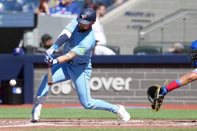 June 27, 2026, Toronto, On, CANADA: Toronto Blue Jays Nathan Lukes (38) hits a single during third inning American League MLB, Baseball Herren, USA baseball action against the Texas Rangers, in Toronto, Saturday, June 27, 2026. Canada News - June 27, 2026  - ZUMAc35_ 20260627_zaf_c35_069 Copyright: xNathanxDenettex