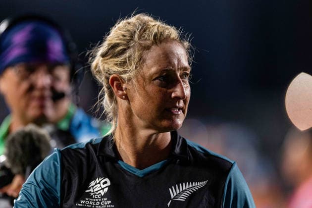LONDON, ENGLAND JUNE 27 - Sophie Devine of New Zealand retires from the field during the ICC Women s T20 World Cup game between England Women and New Zealand Women at Kia Oval on June 27, 2026 in London , England . (Photo by Unnati Naidu Sports Press Photo)  Copyright: xUnnatixNaidu SPPx Sportspressphoto_SPR178406