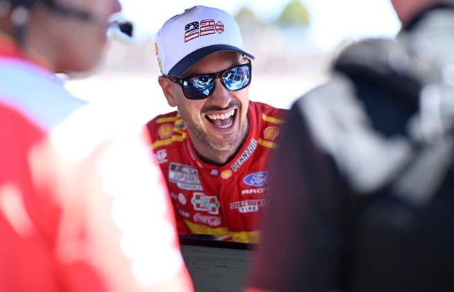 SONOMA, CA - JUNE 27: Joey Logano ( 22 Team Penske Shell Pennzoil Ford) talks to his crew in the pits prior to practice for the NASCAR, Motorsport, USA Cup Series Toyota Save Mart 350 on June 27, 2026, at Sonoma Raceway in Sonoma, CA. (Photo by Will Lester Icon Sportswire) AUTO: JUN 27 NASCAR Cup Series Toyota Save Mart 350 EDITORIAL USE ONLY Icon26062710832