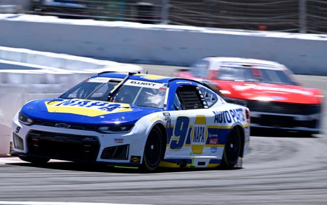 SONOMA, CA - JUNE 27: Chase Elliott ( 9 Hendrick Motorsports NAPA Auto Parts Chevrolet) races through turn 11 during practice for the NASCAR, Motorsport, USA Cup Series Toyota Save Mart 350 on June 27, 2026, at Sonoma Raceway in Sonoma, CA. (Photo by Will Lester Icon Sportswire) AUTO: JUN 27 NASCAR Cup Series Toyota Save Mart 350 EDITORIAL USE ONLY Icon26062711802