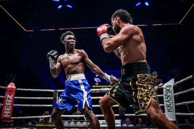 Bujar Tahiri (Deutschland), re. vs. Alexander Castro (Kolumbien), Mittelgewicht, Fight 12 GER, Boxnacht Showdown for Legacy IV, Prime Time Promotion, MHP Arena (Ludwigsburg), Boxen, 27.06.2026 GER, Boxnacht Showdown for Legacy IV, Prime Time Promotion, MHP Arena (Ludwigsburg), Boxen, 27.06.2026 Ludwigsburg *** Bujar Tahiri (Germany) vs. Alexander Castro (Colombia), Middleweight, Fight 12 (GER), Boxnacht Showdown for Legacy IV, Prime Time Promotion, MHP Arena Ludwigsburg, Boxing, June 27, 2026 (GER), Boxnacht Showdown for Legacy IV, Prime Time Promotion, MHP Arena Ludwigsburg, Boxing, June 27, 2026, Ludwigsburg Copyright: xSandyxDinkelackerx EP_SDR