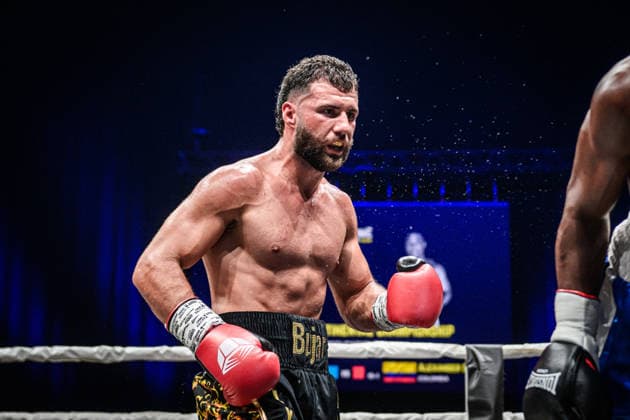 Bujar Tahiri (Deutschland), im Kampf gegen Alexander Castro (Kolumbien), Mittelgewicht, Fight 12 GER, Boxnacht Showdown for Legacy IV, Prime Time Promotion, MHP Arena (Ludwigsburg), Boxen, 27.06.2026 GER, Boxnacht Showdown for Legacy IV, Prime Time Promotion, MHP Arena (Ludwigsburg), Boxen, 27.06.2026 Ludwigsburg *** Bujar Tahiri (Germany) vs. Alexander Castro (Colombia), Middleweight, Fight 12 (GER), Boxnacht Showdown for Legacy IV, Prime Time Promotion, MHP Arena Ludwigsburg, Boxing, June 27, 2026 (GER), Boxnacht Showdown for Legacy IV, Prime Time Promotion, MHP Arena Ludwigsburg, Boxing, June 27, 2026, Ludwigsburg Copyright: xSandyxDinkelackerx EP_SDR