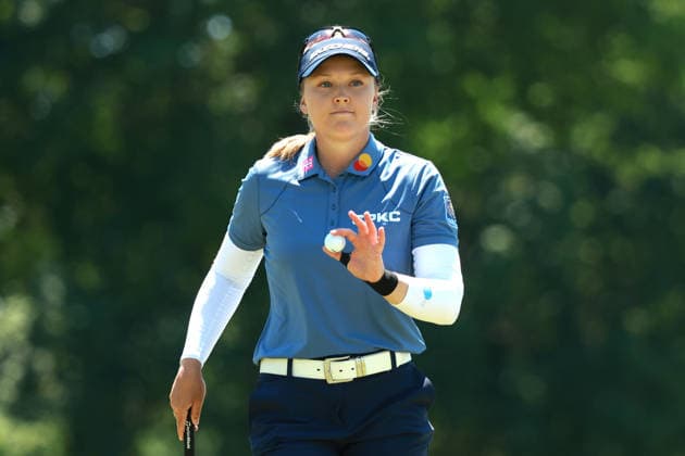 KPMG Women™s PGA, Golf Herren Championship 2026 CHASKA, MINNESOTA - JUNE 27: Brooke Henderson of Canada acknowledges the crowd on the seventh green during the third round of the KPMG Women™s PGA Championship 2026 at Hazeltine National Golf Club in Chaska, Minnesota, USA Saturday, June 27, 2026. Chaska Minnesota United States  Copyright: xJorgexLemusx originalFilename:lemus-kpmgwome260627_npttl.jpg