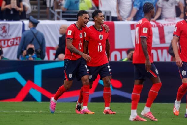 Morgan Rogers of England, Jude Bellingham of England celebrating the 0-1 , Group L - FIFA World Cup, WM, Weltmeisterschaft, Fussball 2026, Panama v England, New York New Jersey Stadium, June 27, 2026, East Rutherford, United States.