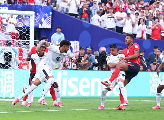 New Jersey, USA, 27th June 2026. Jude Bellingham of England scores the first goal during the Panama vs England FIFA World Cup, WM, Weltmeisterschaft, Fussball match at Metlife Stadium, New Jersey. Picture credit should read: Paul Terry Sportimage EDITORIAL USE ONLY. No use with unauthorised audio, video, data, fixture lists, club league logos or live services. Online in-match use limited to 120 images, no video emulation. No use in betting, games or single club league player publications. SPI_080_PT_Panama_England SPI-4843-0081