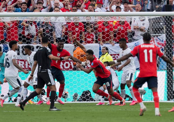 Goal, Tor durch Jude Bellingham (England, 10) Jubel nach dem Tor zum 1-0 , jubelnd, bejubelt, jubelt, jubeln, emotionen, celebrate FIFA World Cup, WM, Weltmeisterschaft, Fussball 2026: Panama v England 27 June 2026, FIFA World Cup 2026: Panama v England (Group L, Matchday 3) at New York New Jersey Stadium in East Rutherford, New Jersey, USA. *** Goal by Jude Bellingham (England), 10 Celebrations after the goal (1–0), celebrating, cheered, cheers, emotions, celebrate FIFA World Cup 2026 Panama vs. England, June 27, 2026, FIFA World Cup 2026 Panama vs. England, Group L, Matchday 3 at New York New Jersey Stadium in East Rutherford, New Jersey, USA Copyright: HMBxMedia xMarcoxBader