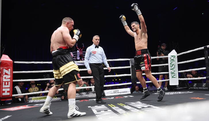 Ludwigsburg , Boxen Showdown for Legacy IV , Ardian Krasniqi ( Schwarz-rote Hose ) ) vs. Vinko Zadro um die WBA European Championship, EM, Europameisterschaft und WBO Intercontinental *** Ludwigsburg, Boxing Showdown for Legacy IV, Ardian Krasniqi (black and red shorts) vs. Vinko Zadro for the WBA European Championship and WBO Intercontinental titles