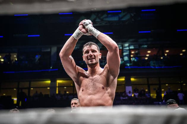 Ardian Krasniqi (Deutschland) - Freude nach Sieg im Kampf: Ardian Krasniqi (Deutschland) vs. Vinko Zadro (Kroatien), Halbschwergewicht, Fight 13 GER, Boxnacht Showdown for Legacy IV, Prime Time Promotion, MHP Arena (Ludwigsburg), Boxen, 27.06.2026 GER, Boxnacht Showdown for Legacy IV, Prime Time Promotion, MHP Arena (Ludwigsburg), Boxen, 27.06.2026 Ludwigsburg *** Ardian Krasniqi (Germany) Celebrates Victory in the Fight Between Ardian Krasniqi (Germany) and Vinko Zadro (Croatia), Light Heavyweight, Fight 13 GER, Boxing Night: Showdown for Legacy IV, Prime Time Promotion, MHP Arena Ludwigsburg, Boxing, June 27, 2026 GER, Boxnacht Showdown for Legacy IV, Prime Time Promotion, MHP Arena Ludwigsburg, Boxing, June 27, 2026 Ludwigsburg Copyright: xSandyxDinkelackerx EP_SDR