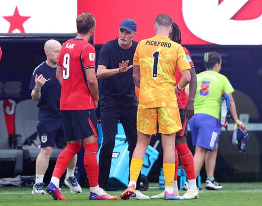 New Jersey, USA, 27th June 2026. Thomas Tuchel coach of England instructs Harry Kane of England during the Panama vs England FIFA World Cup, WM, Weltmeisterschaft, Fussball match at Metlife Stadium, New Jersey. Picture credit should read: Paul Terry Sportimage EDITORIAL USE ONLY. No use with unauthorised audio, video, data, fixture lists, club league logos or live services. Online in-match use limited to 120 images, no video emulation. No use in betting, games or single club league player publications. SPI_096_PT_Panama_England SPI-4843-0095