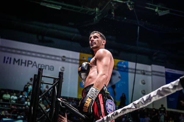 Ardian Krasniqi (Deutschland) - Freude nach Sieg im Kampf: Ardian Krasniqi (Deutschland) vs. Vinko Zadro (Kroatien), Halbschwergewicht, Fight 13 GER, Boxnacht Showdown for Legacy IV, Prime Time Promotion, MHP Arena (Ludwigsburg), Boxen, 27.06.2026 GER, Boxnacht Showdown for Legacy IV, Prime Time Promotion, MHP Arena (Ludwigsburg), Boxen, 27.06.2026 Ludwigsburg *** Ardian Krasniqi (Germany) Celebrates Victory in the Fight Between Ardian Krasniqi (Germany) and Vinko Zadro (Croatia), Light Heavyweight, Fight 13 GER, Boxing Night: Showdown for Legacy IV, Prime Time Promotion, MHP Arena Ludwigsburg, Boxing, June 27, 2026 GER, Boxnacht Showdown for Legacy IV, Prime Time Promotion, MHP Arena Ludwigsburg, Boxing, June 27, 2026 Ludwigsburg Copyright: xSandyxDinkelackerx EP_SDR