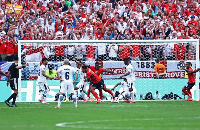 Jude Bellingham of England scores the opening goal Panama v England, 2026 FIFA World Cup, WM, Weltmeisterschaft, Fussball Group L, Football, New York New Jersey Stadium, East Rutherford, New Jersey, USA - 27 Jun 2026East Rutherford New York New Jersey Stadium New Jersey (NJ) United States of America EDITORIAL USE ONLY No use with unauthorised audio, video, data, fixture lists, club league logos or live services. Online in-match use limited to 120 images, no video emulation. No use in betting, games or single club league player publications.  Copyright: xMichaelxZemanek Shutterstockx 16964354br