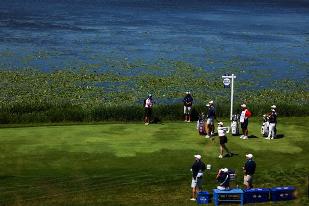 Karis Davidson of Australia hits her tee shot on the 16th hole during the third round of the 2026 KPMG Women s PGA, Golf Herren Championship at Hazeltine National Golf Club on June 27, 2026 in Chaska, Minnesota. CSM. Golf 2026: KPMG Women s PGA Championship Round Three  - ZUMAc04_ 20260627_zma_c04_157 Copyright: xStevenxGarciax