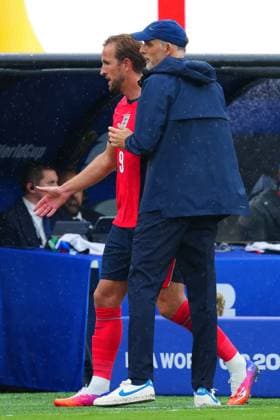 Thomas Tuchel with Harry Kane of England after he is substituted Panama v England, 2026 FIFA World Cup, WM, Weltmeisterschaft, Fussball Group L, Football, New York New Jersey Stadium, East Rutherford, New Jersey, USA - 27 Jun 2026East Rutherford New York New Jersey Stadium New Jersey (NJ) United States of America EDITORIAL USE ONLY No use with unauthorised audio, video, data, fixture lists, club league logos or live services. Online in-match use limited to 120 images, no video emulation. No use in betting, games or single club league player publications.  Copyright: xJavierxGarcia Shutterstockx 16964353dt