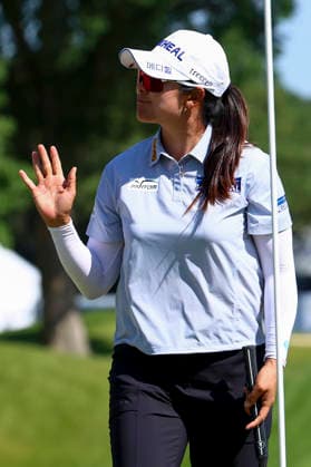 June 27, 2026, Chaska, Minnesota, United States: A LIM KIM acknowledges the crowd after finishing the round. This is the third day of the 2026 KPMG WomenÃ¢â‚¬â ¢s PGA, Golf Herren Championship at Hazeltine National Golf Course in Chaska Minnesota. 2026 KPMG WomenÃ¢â‚¬â ¢S PGA Championship - Day 3  - ZUMAt166 20260627_zsp_t166_172 Copyright: xMichaelxTurnerx