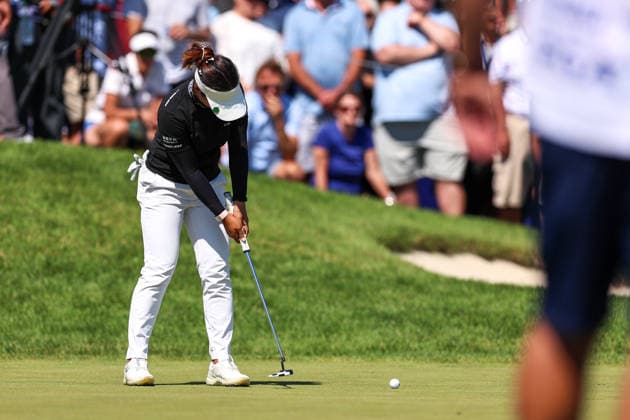 Weiwei Zhang of China putts on the 18th green during the third round of the 2026 KPMG Women s PGA, Golf Herren Championship at Hazeltine National Golf Club on June 27, 2026 in Chaska, Minnesota. CSM. Chaska USA - ZUMAc04_ 20260627_zma_c04_152 Copyright: xStevenxGarciax