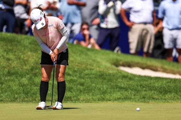 Ayaka Furue of Japan putts on the 18th green during the third round of the 2026 KPMG Women s PGA, Golf Herren Championship at Hazeltine National Golf Club on June 27, 2026 in Chaska, Minnesota. CSM. Chaska USA - ZUMAc04_ 20260627_zma_c04_156 Copyright: xStevenxGarciax