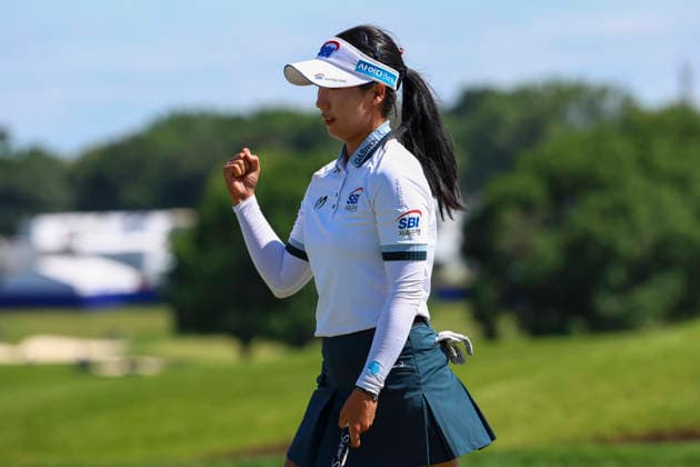 June 27, 2026, Chaska, Minnesota, United States: DONGEUN LEE pumps her fist after sinking a putt at hole eighteen. This is the third day of the 2026 KPMG WomenÃ¢â‚¬â ¢s PGA, Golf Herren Championship at Hazeltine National Golf Course in Chaska Minnesota. Chaska United States - ZUMAt166 20260627_zsp_t166_142 Copyright: xMichaelxTurnerx