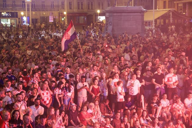 Croatia Fans Watch Ghana Match in Zagreb Croatia supporters gather in Zagreb, Croatia, on June 27, 2026, as they follow the FIFA World Cup, WM, Weltmeisterschaft, Fussball 2026 Group L match between Croatia and Ghana.  MarkoxSeper PIXSELL