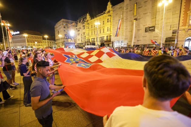 Croatia Fans Watch Ghana Match in Zagreb Croatia supporters gather in Zagreb, Croatia, on June 27, 2026, as they follow the FIFA World Cup, WM, Weltmeisterschaft, Fussball 2026 Group L match between Croatia and Ghana.  MarkoxSeper PIXSELL