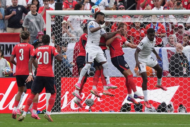 Kopfball Cesar Yanis (Panama, 21) - New York 27.06.2026: England vs. Panama, MetLife Stadium, World Cup 26 Gruppe L, 3. Spieltag *** Header by Cesar Yanis, Panama, 21, New York, June 27, 2026, England vs. Panama, MetLife Stadium, World Cup 26, Group L, Matchday 3