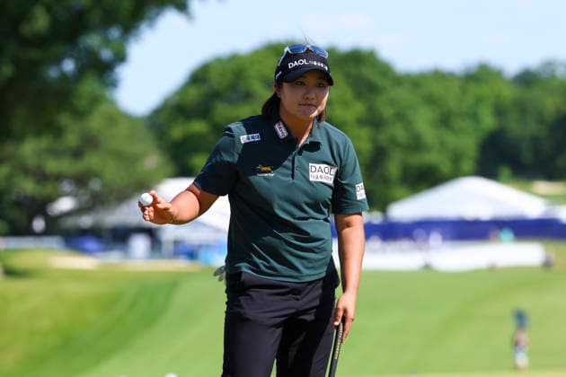 June 27, 2026, Chaska, Minnesota, United States: HAERAN RYU acknowledges the fans after sinking a putt and finishing the day in first place. This is the third day of the 2026 KPMG WomenÃ¢â‚¬â ¢s PGA, Golf Herren Championship at Hazeltine National Golf Course in Chaska Minnesota. Chaska United States - ZUMAt166 20260627_zsp_t166_158 Copyright: xMichaelxTurnerx