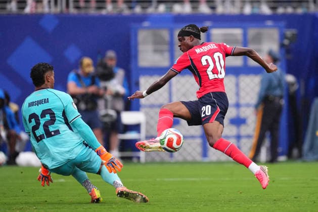 Panama v England: Group L - FIFA World Cup, WM, Weltmeisterschaft, Fussball 2026 Noni Madueke of England shoots during the FIFA World Cup 2026 Group L match between Panama and England at New York New Jersey Stadium on June 27, 2026 in East Rutherford, New Jersey. East Rutherford NJ United States  Copyright: xJosexBretonx originalFilename:bretonhernandez-panamave260627_npdCU.jpg