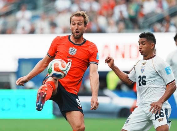 (260628) -- NEW JERSEY, June 28, 2026 -- Harry Kane (L) of England competes during the group L match between Panama and England at New York New Jersey Stadium in New Jersey, the United States, June 27, 2026. ) (SP)U.S.-NEW JERSEY-FOOTBALL FIFA World Cup, WM, Weltmeisterschaft, Fussball GROUP L-PAN VS ENG XuxChang 