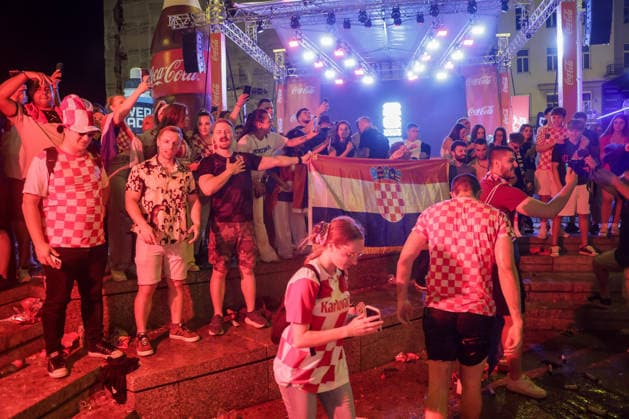 Fans Celebrate Croatia™s Victory at Ban JelaÄiÄ‡ Square Fans celebrate at Ban Jelacic Square in Zagreb, Croatia, on June 27, 2026, after Croatia™s victory in their FIFA World Cup, WM, Weltmeisterschaft, Fussball 2026 match against Ghana.  MarkoxSeper PIXSELL