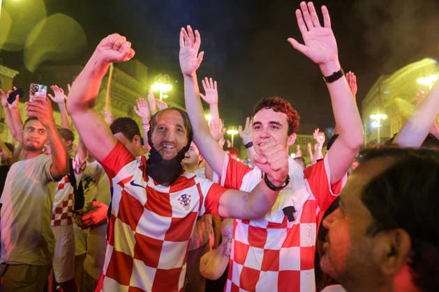 Fans Celebrate Croatia™s Victory at Ban JelaÄiÄ‡ Square Fans celebrate at Ban Jelacic Square in Zagreb, Croatia, on June 27, 2026, after Croatia™s victory in their FIFA World Cup, WM, Weltmeisterschaft, Fussball 2026 match against Ghana.  MarkoxSeper PIXSELL