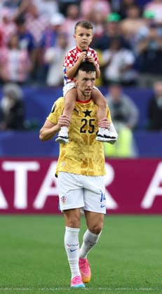 (260628) -- PHILADELPHIA, June 28, 2026 -- Ivan Perisic of Croatia celebrates victory with his family after the group L match between Croatia and Ghana at the 2026 FIFA World Cup, WM, Weltmeisterschaft, Fussball at Philadelphia Stadium in Philadelphia, the United States, June 27, 2026. ) (SP)U.S.-PHILADELPHIA-FOOTBALL-FIFA WORLD CUP-GROUP E-CRO VS GHA HuxXingyu 