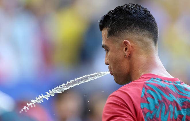 (260628) -- MIAMI, June 28, 2026 -- Cristiano Ronaldo of Portugal is seen during the warm-up before the group K match between Colombia and Portugal at the 2026 FIFA World Cup, WM, Weltmeisterschaft, Fussball at Miami Stadium, Miami, the United States, June 27, 2026. ) (SP)U.S.-MIAMI-FOOTBALL-FIFA WORLD CUP-GROUP K-COL VS POR ZhangxChen 