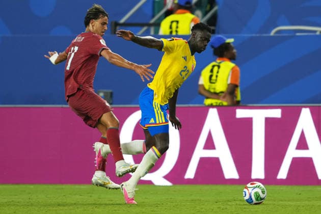 Davinson Sanchez (R) of Colombia in action against Joao Felix of Portugal during the FIFA World Cup, WM, Weltmeisterschaft, Fussball 2026 group stage match Colombia against Portugal at the Hard Rock Stadium in Miami, United States, 27 June 2026. FIFA World Cup 2026 - Group K - Colombia vs Portugal !ACHTUNG: NUR REDAKTIONELLE NUTZUNG!  Copyright: xAlbertoxBoalx GR7162 20260628-55020733033_1