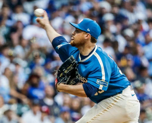 Milwaukee Brewers relief pitcher Chad Patrick throws in the sixth inning of the MLB, Baseball Herren, USA game between the Chicago Cubs and the Milwaukee Brewers at American Family Field in Milwaukee, Wisconsin on Saturday, June 27, 2026.  MIL20260627823 TANNENxMAURY