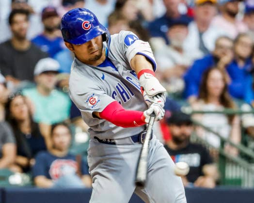 Chicago Cubs designated hitter Seiya Suzuki hits a single in the seventh inning of the MLB, Baseball Herren, USA game between the Chicago Cubs and the Milwaukee Brewers at American Family Field in Milwaukee, Wisconsin on Saturday, June 27, 2026.  MIL20260627830 TANNENxMAURY