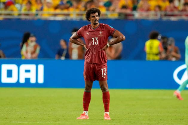 Renato Veiga (Portugal) looks on during the FIFA World Cup, WM, Weltmeisterschaft, Fussball 2026 Group K match between Colombia and Portugal at Miami Stadium on June 27, 2026 in Miami, United States. (Photo by Alex Gottschalk DeFodi Images) - *** Renato Veiga of Portugal watches as the FIFA World Cup 2026 Group K match between Colombia and Portugal takes place at Miami Stadium on June 27, 2026, in Miami, United States. Photo by Alex Gottschalk, DeFodi Images