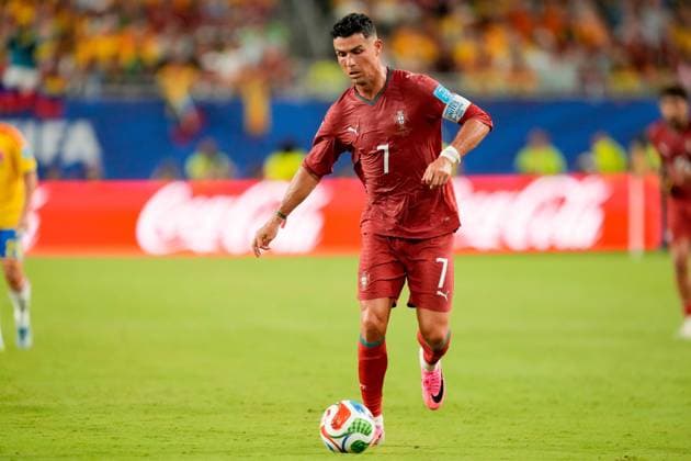 Cristiano Ronaldo (Portugal) controls the ball during the FIFA World Cup, WM, Weltmeisterschaft, Fussball 2026 Group K match between Colombia and Portugal at Miami Stadium on June 27, 2026 in Miami, United States. (Photo by Alex Gottschalk DeFodi Images) - *** Cristiano Ronaldo of Portugal controls the ball during the 2026 FIFA World Cup Group K match between Colombia and Portugal at Miami Stadium on June 27, 2026, in Miami, United States. Photo by Alex Gottschalk, DeFodi Images