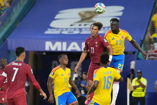 Davinson Sanchez (R) of Colombia in action against Joao Felix of Portugal during the FIFA World Cup, WM, Weltmeisterschaft, Fussball 2026 group stage match Colombia against Portugal at the Hard Rock Stadium in Miami, United States, 27 June 2026. FIFA World Cup 2026 - Group K - Colombia vs Portugal !ACHTUNG: NUR REDAKTIONELLE NUTZUNG!  Copyright: xAlbertoxBoalx GR7130 20260628-55020733042_1