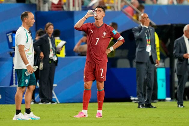 Cristiano Ronaldo (Portugal) looks on during the FIFA World Cup, WM, Weltmeisterschaft, Fussball 2026 Group K match between Colombia and Portugal at Miami Stadium on June 27, 2026 in Miami, United States. (Photo by Alex Gottschalk DeFodi Images) - *** Cristiano Ronaldo of Portugal watches as the FIFA World Cup 2026 Group K match between Colombia and Portugal takes place at Miami Stadium on June 27, 2026, in Miami, United States. Photo by Alex Gottschalk, DeFodi Images