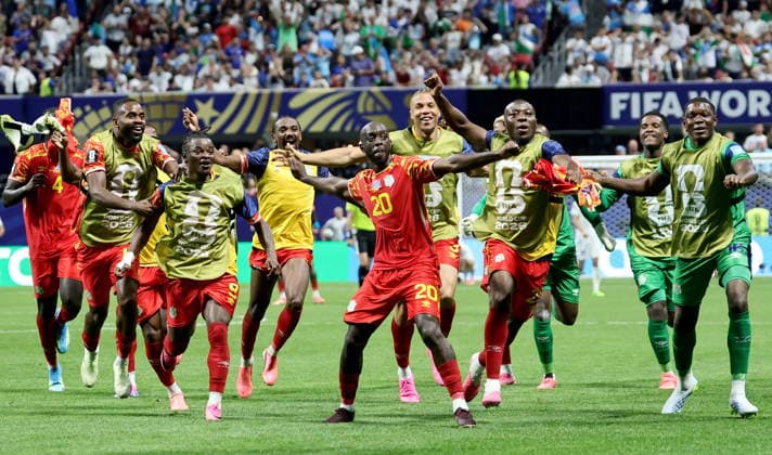 FIFA World Cup, WM, Weltmeisterschaft, Fussball 2026 - Group K - Congo DR vs Uzbekistan Yoane Wissa of Congo (C) celebrates with teammates after scoring the 3-1 lead during the FIFA World Cup 2026 group stage match Congo DR against Uzbekistan, in Atlanta, USA, 27 June 2026. ATLANTA United States  Copyright: xRONALDxWITTEKx