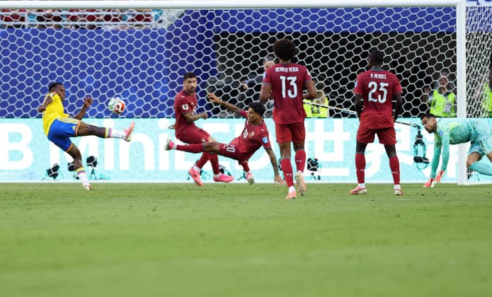 (260628) -- MIAMI, June 28, 2026 -- Jhon Arias (1st L) of Colombia shoots during the group K match between Colombia and Portugal at the 2026 FIFA World Cup, WM, Weltmeisterschaft, Fussball at Miami Stadium, Miami, the United States, June 27, 2026. ) (SP)U.S.-MIAMI-FOOTBALL-FIFA WORLD CUP-GROUP K-COL VS POR XuxZijian 
