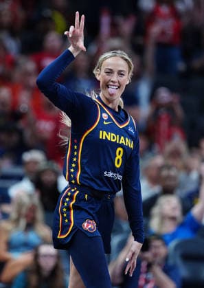 INDIANAPOLIS, IN - JUNE 27: Indiana Fever guard Sophie Cunningham (8) reacts after making a 3 point shot against the Los Angeles Sparks on June 27, 2026, at Gainbridge Fieldhouse in Indianapolis, Indiana. (Photo by Brian Spurlock Icon Sportswire) WNBA, Basketball Damen, USA JUN 27 Los Angeles Sparks at Indiana Fever EDITORIAL USE ONLY Icon26062711
