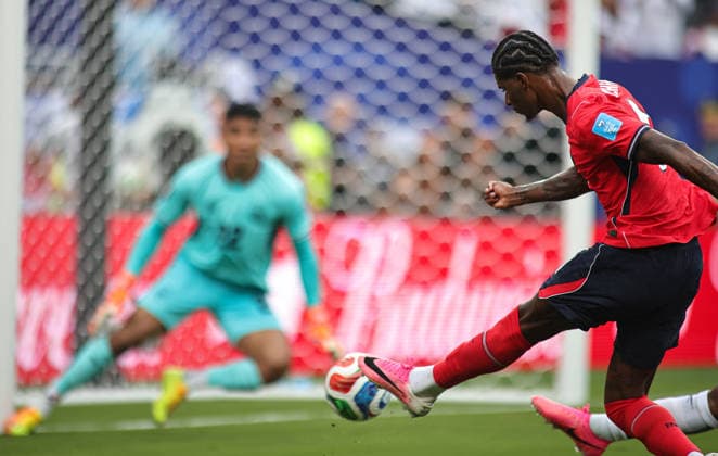 June 27, 2026, Rutherford, New Jersey, USA: England forward Marcus Rashford (11) takes a shot on goal during the June 27th FIFA World Cup, WM, Weltmeisterschaft, Fussball 2026 matchup between Panama and England at MetLife Stadium in East Rutherford, New Jersey. FIFA World Cup 2026: Panama 0:2 England  - ZUMAs325 20260627_zsp_s325_072 Copyright: xJessxStilesx