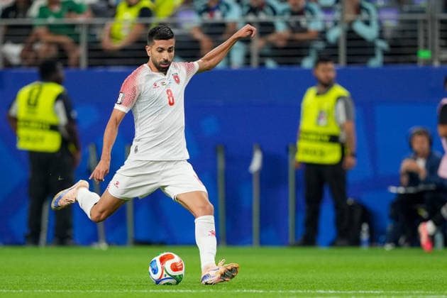 Noor Alrawabdeh (Jordan) controls the ball during the FIFA World Cup, WM, Weltmeisterschaft, Fussball 2026 Group J match between Jordan and Argentina at Dallas Stadium on June 27, 2026 in Dallas, United States. (Photo by Torbjorn Tande DeFodi Images) - *** Noor Alrawabdeh of Jordan controls the ball during the 2026 FIFA World Cup Group J match between Jordan and Argentina at Dallas Stadium on June 27, 2026, in Dallas, United States. Photo by Torbjorn Tande, DeFodi Images